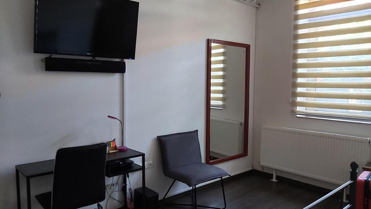 City Center Minimalist Apartment ออราแด ภายนอก รูปภาพ